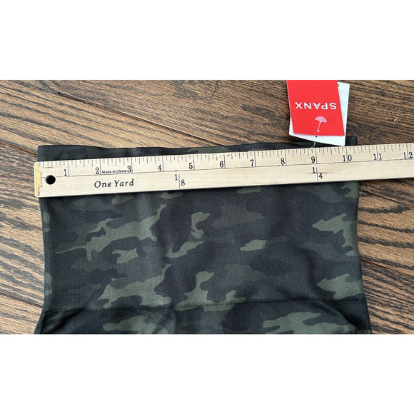 Spanx Womens Size XS Slimming Look At Me Now Green Camo Leggings NWT - Picture 7 of 8